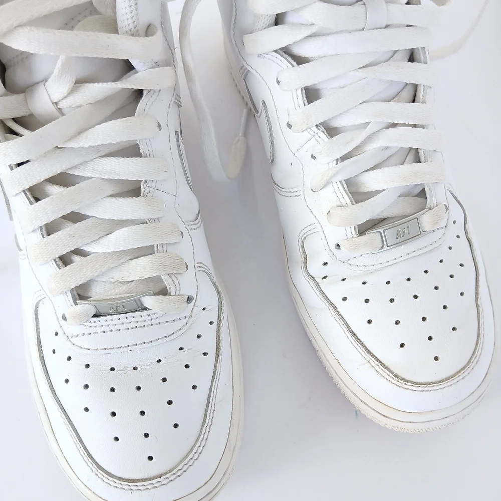 Nike Air Force 1 Hightop Triple White 6.5